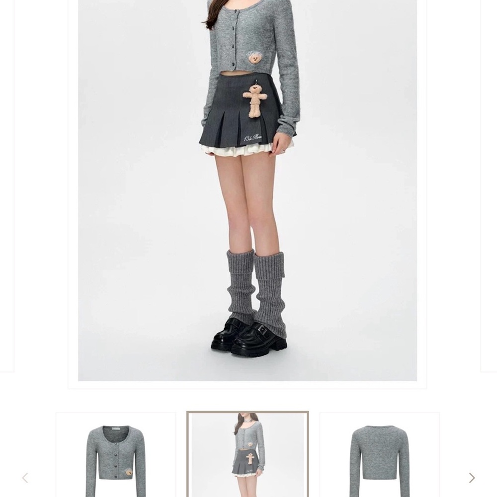 Gray Pleated Skirt with Bear Charm 13de marzo - Picture 2 of 7